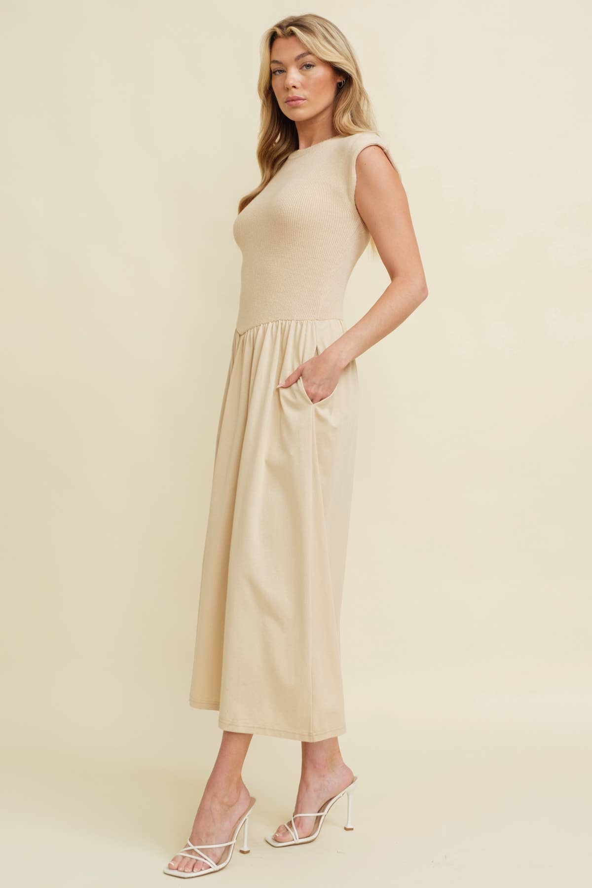 Cap Sleeve Contrast Pleated Midi Dress