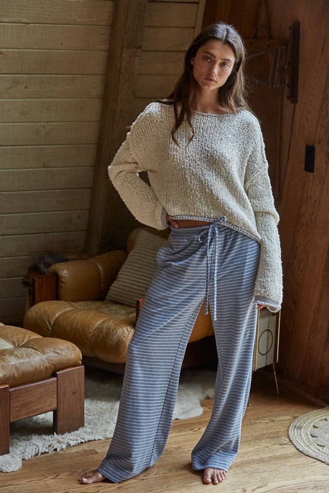 Knit Sweater Pullover Top With Contrast Hems Detail